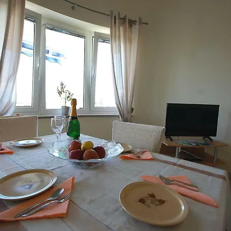 Nency By El-pi Tours Apartman