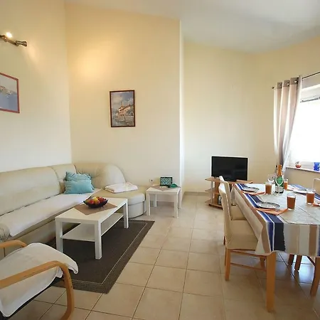 Nency By El-pi Tours *