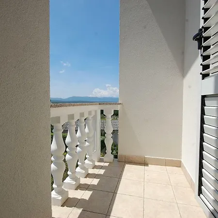 Nency By El-pi Tours Apartman