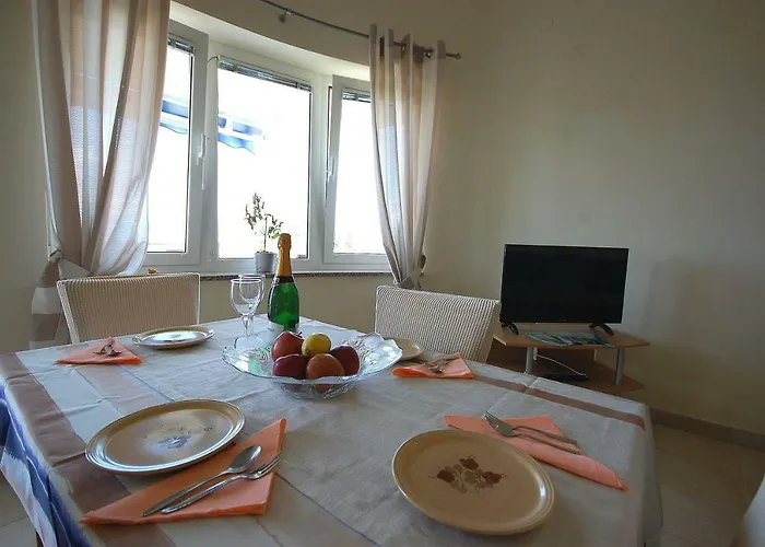 Nency By El-pi Tours Apartman