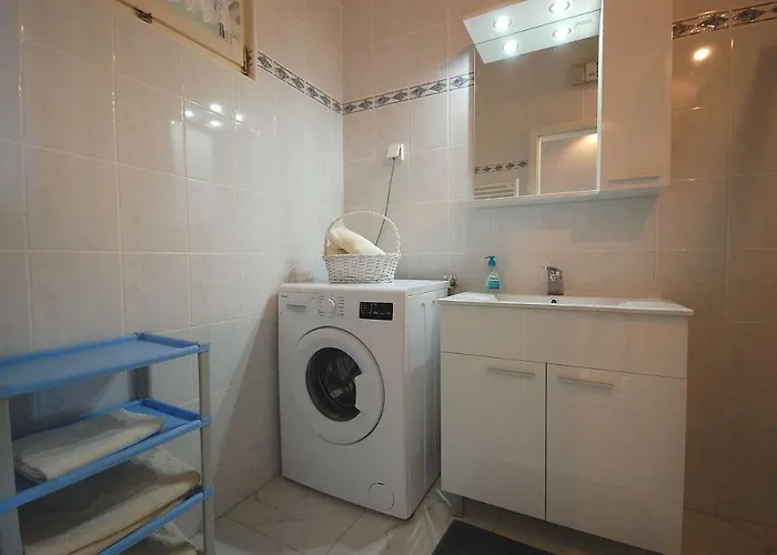 Nency By El-pi Tours *