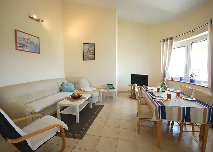 Nency By El-pi Tours *